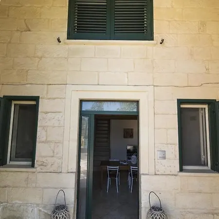 Tarantola Bed & Breakfast *